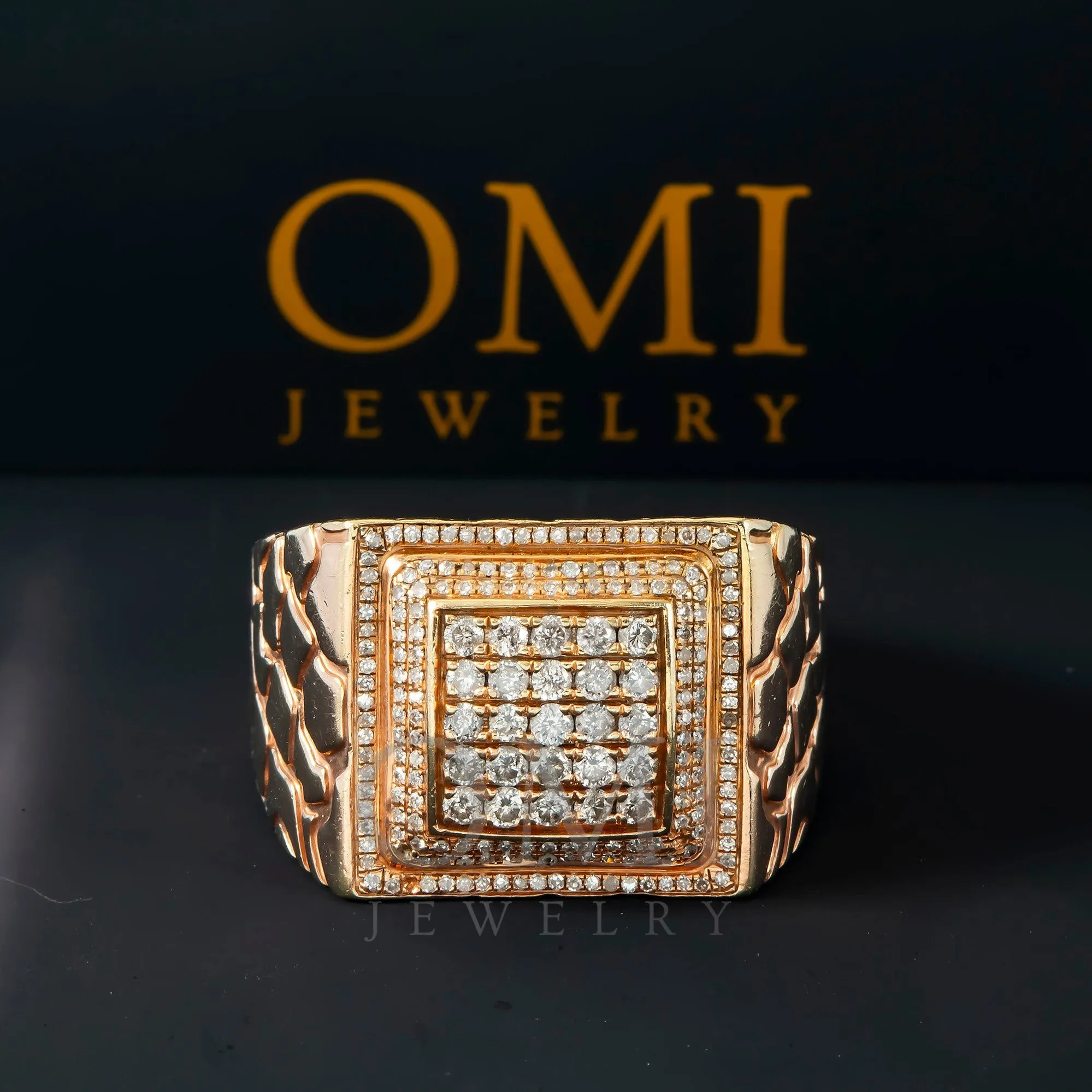 10K GOLD ROUND DIAMOND SQUARE STATEMENT RING 0.87 CT