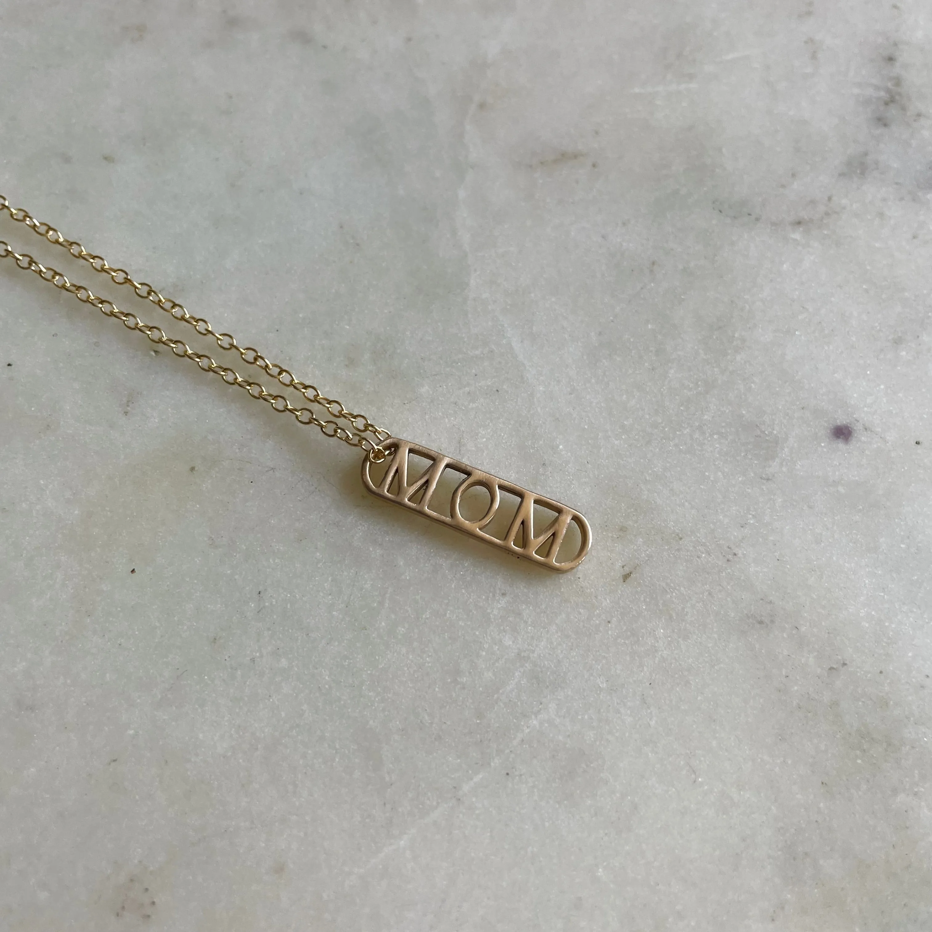 14K GOLD MOM PENDANT