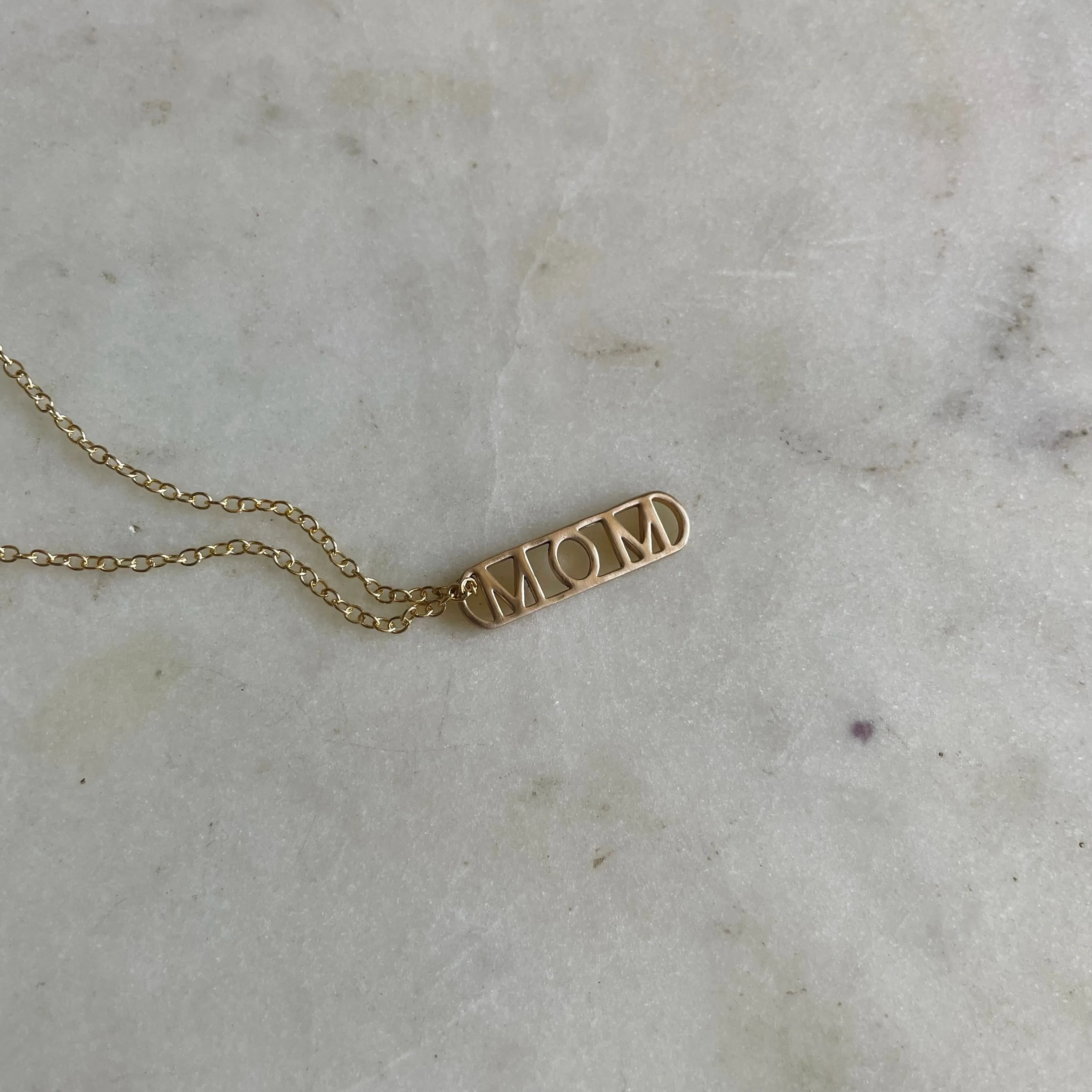 14K GOLD MOM PENDANT