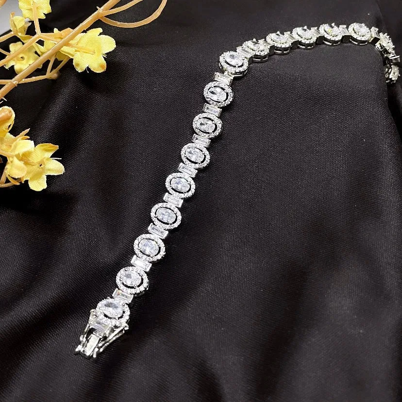 Fine G.Silver Zircon Bracelet.