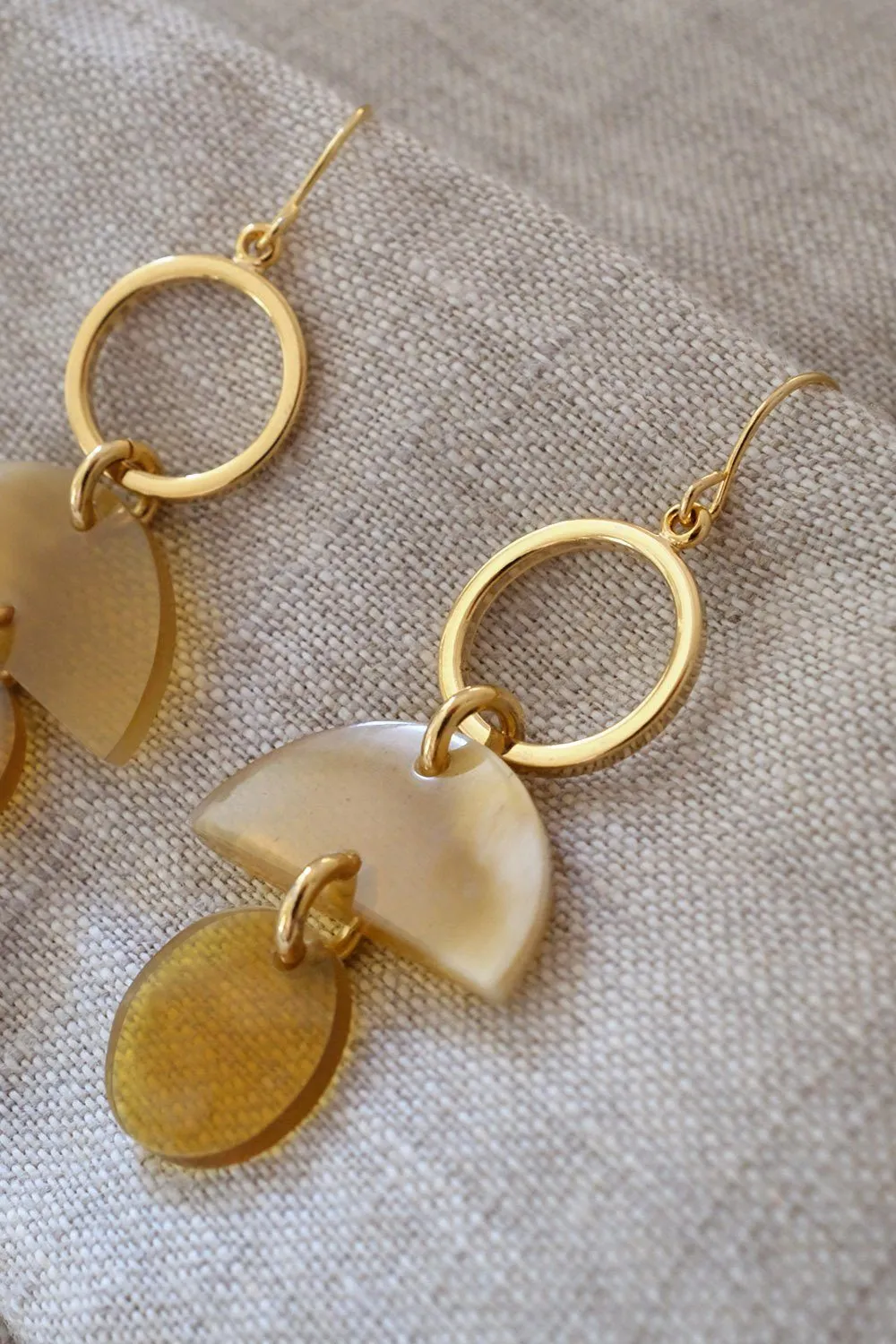 M Sn Moon Drop Buffalo Horn Dangle Earrings