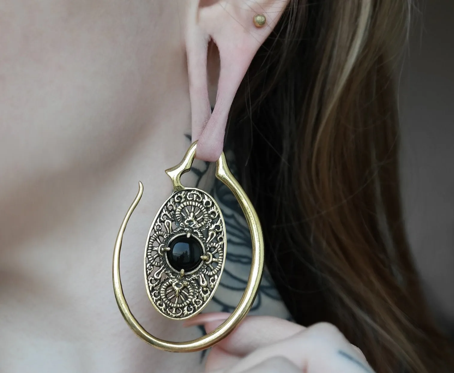 Oval Brass Onyx Ear Weights