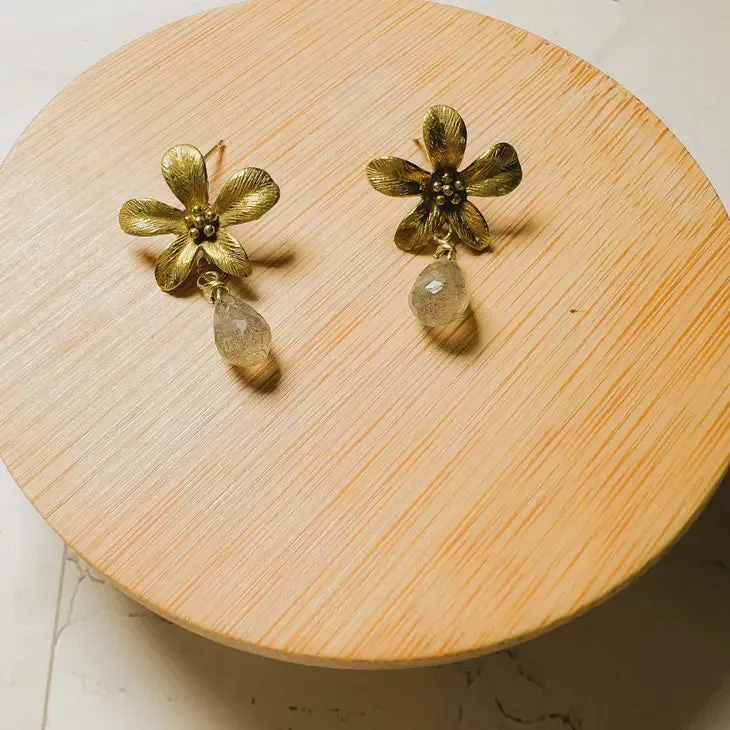 Petal : Flower Stud Post Earring with Labradorite