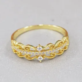 Symmetrical Lace Yellow Gold Ring