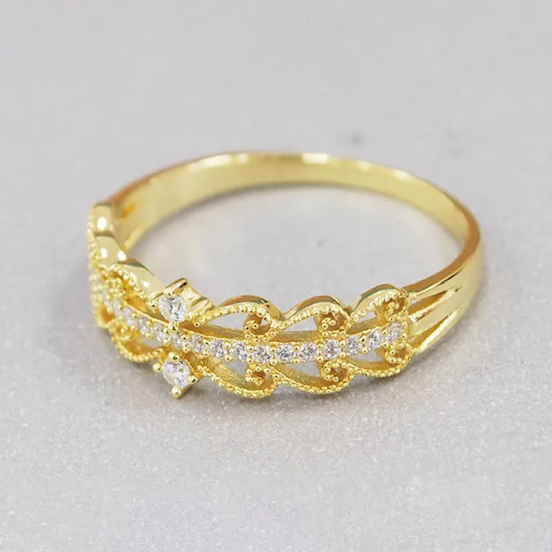 Symmetrical Lace Yellow Gold Ring